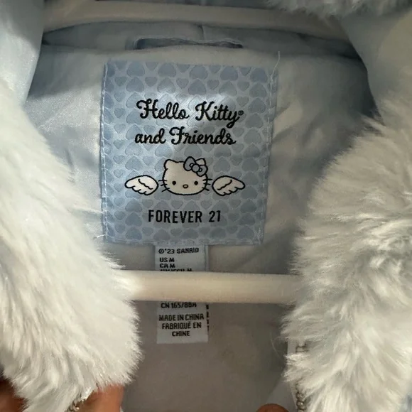 Forever 21 x  Blue Hello Kitty Hoodie crop fur jacket New size m - Picture 6 of 12